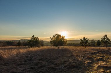 Baharda gün batımı