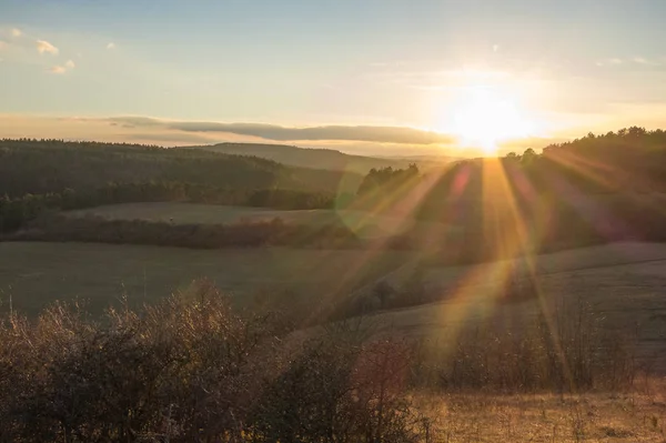 Zonsondergang in het voorjaar — Stockfoto