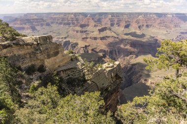 Güneşli bir günde Büyük Kanyon