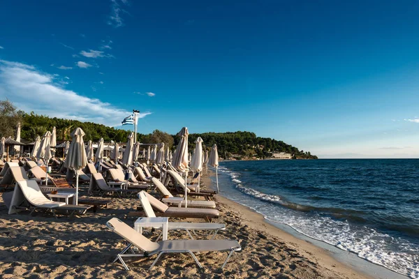 Sunset Sani Beach Beds Umbrellas Halkidiki — Stock Photo, Image