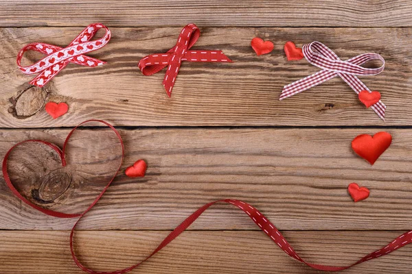 Corazones San Valentín Sobre Fondo Madera Rústica Vista Superior — Foto de Stock