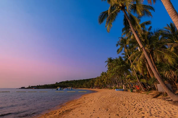 Schöner Strand Mit Palmen Bei Sonnenuntergang Phu Quoc Vietnam — Stockfoto