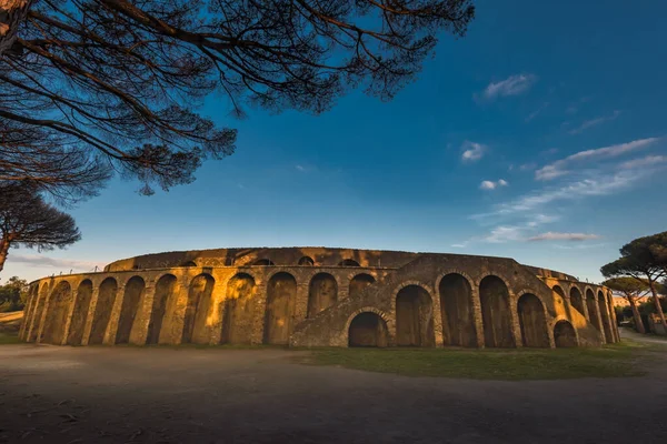 Pompeian Amfitiyatrosunun Panoramik Manzarası Pompeii Antik Roma Şehri Vezüv Yanardağına — Stok fotoğraf