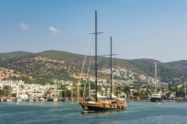 Gün batımında marina manzarası, Bodrum, Türkiye. Yatlı deniz manzarası 