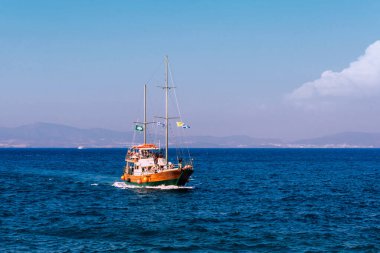 Yat turkuvaz denizi, Ortakent Plajı, Bodrum, Türkiye
