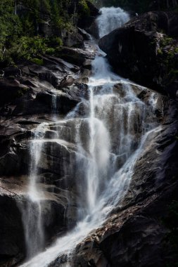 Gümüş renginde su - Shannon Falls, Bc, Kanada