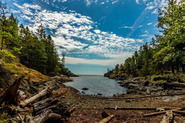 Kaçakçılar Koyu 'nda gökyüzü ve bulutlar, Günışığı Sahili, Bc, Kanada