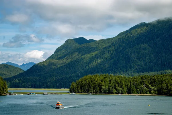 Barco Aventura Retornando Costa Tofino Ilha Vancouver Canadá — Fotografia de Stock