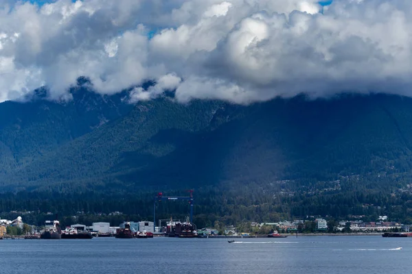 Luz Focada Das Nuvens Vancouver Canadá — Fotografia de Stock
