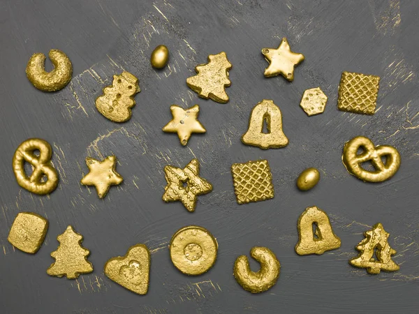 Coleção Biscoitos Natal Dourados Fundo Madeira Preta — Fotografia de Stock