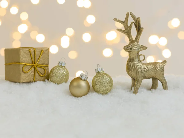 Coleção Itens Natal Ouro Neve Branca Com Luzes Brilhantes Fundo — Fotografia de Stock
