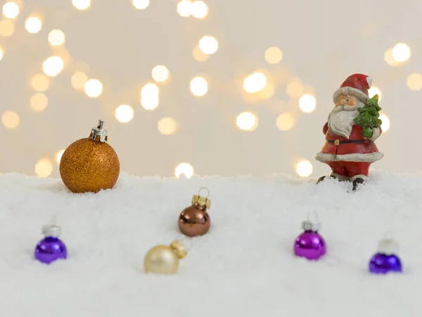 Gyűjtemény Színes Karácsonyi Baubles Télapó Záradék Játék Fehér Ragyogó Fények — Stock Fotó