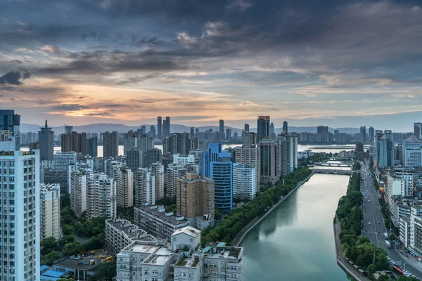 Panoramautsikt över Nanchang, huvudstad i Jianxi — Stockfoto