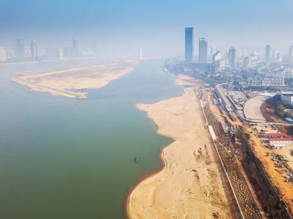 Jianxi 'nin başkenti Nanchang' ın panoramik manzarası