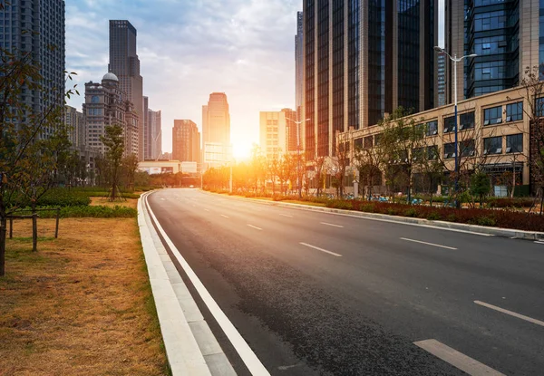 The century avenue of street scene in shanghai Lujiazui,China. — Stock Photo, Image