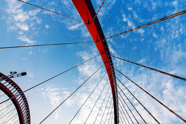 Cable se quedó puente al atardecer —  Fotos de Stock