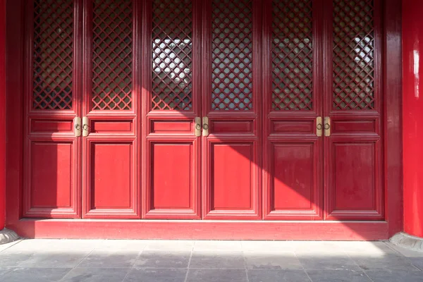Chinois vieille porte rouge — Photo