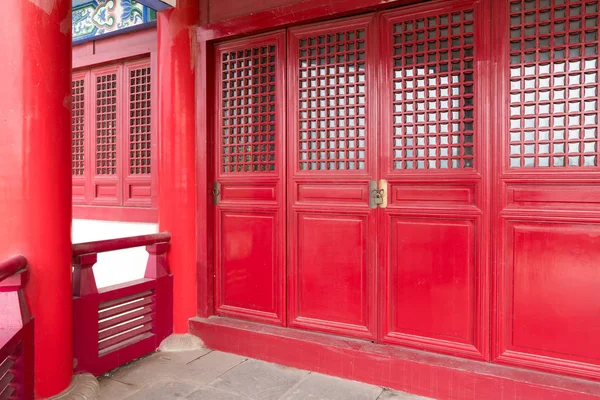Chinois vieille porte rouge — Photo