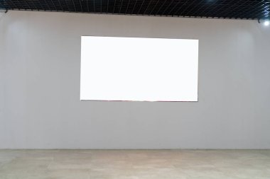 Güzellik tamamen boş reklam panosu havaalanı arka planında la