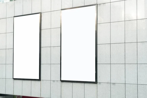 Blank billboard op de straat van de stad — Stockfoto