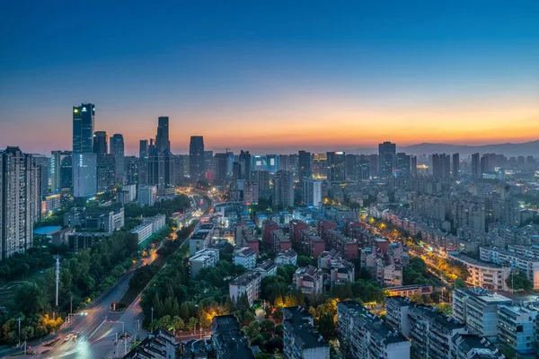 Tramonto in città — Foto Stock