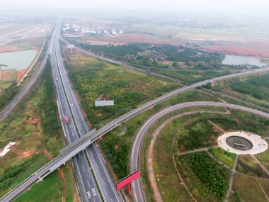 Bir yol sisteminin havadan görünümü