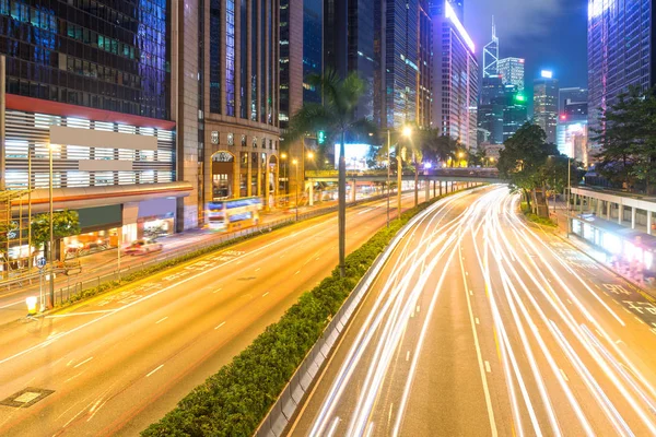 Trafik i Hong kong på natten — Stockfoto