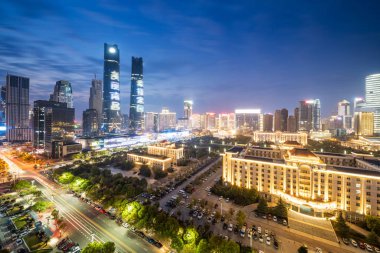 lujiazui Finans Merkezi gece görünümü