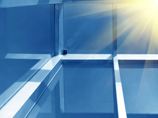Transparant glazen dak van een modern gebouw — Stockfoto