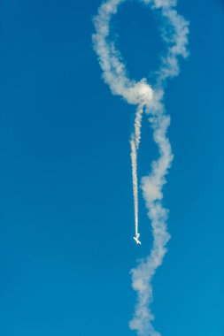 Airshow uçaklarda. Akrobasi ekibi air Show'da uçuş gerçekleştirir