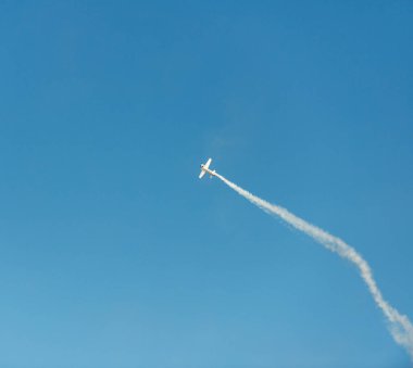 Airshow uçaklarda. Akrobasi ekibi air Show'da uçuş gerçekleştirir