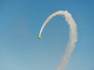 Airshow uçaklarda. Akrobasi ekibi air Show'da uçuş gerçekleştirir