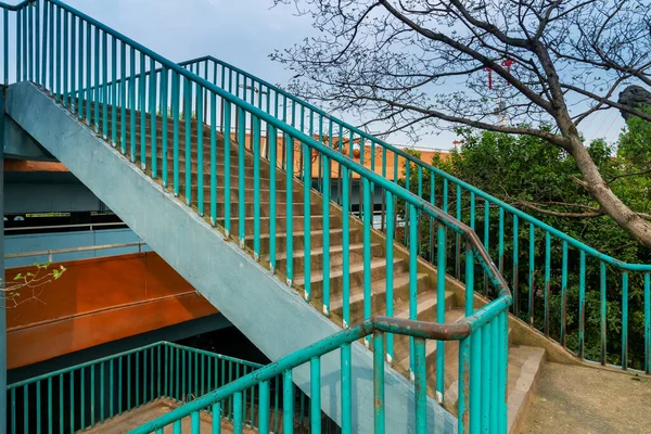 Modern Bir Binanın Korkuluk Merdivenlerinin Detaylarını Kapat — Stok fotoğraf