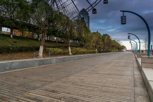 Empty Road Ferris Wheel City Park — Stock Photo, Image