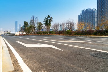 Çin 'deki boş şehir yolu ve binalar