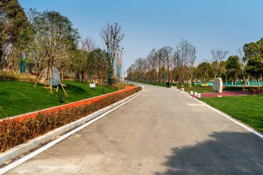 Çin 'deki Şehir Parkı yolu.