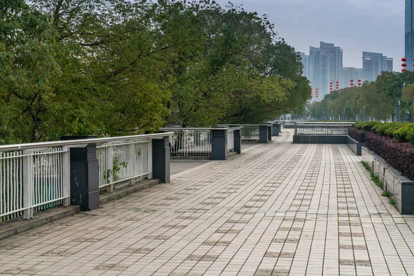 Пустые Современные Площади Небоскребы Современном Городе — стоковое фото
