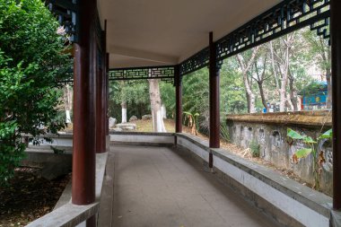 Çin 'deki klasik mimari koridoru.