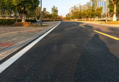 Çin 'deki boş şehir yolu ve binalar