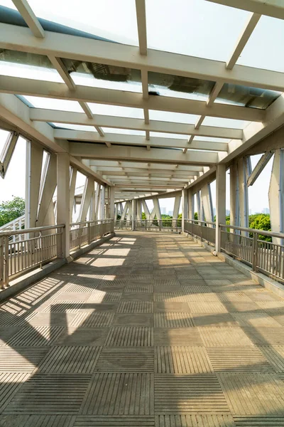 Most Pěší Bezmotorové Pruhy Pro Vozidla — Stock fotografie
