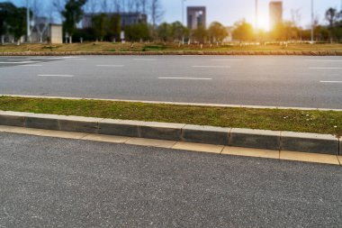 Çin 'deki boş şehir yolu ve binalar