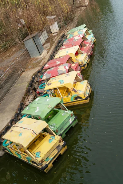 Kaputtes Boot Flussufer — Stockfoto