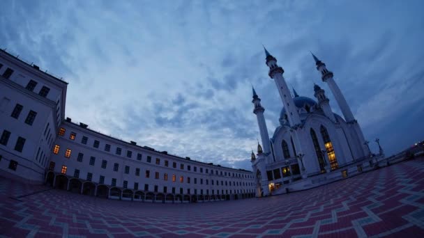 La mezquita Kul Sharif en Kazán Kremlin, timelapse . — Vídeo de stock