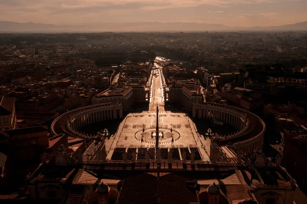 Szent Péter tértől. Utazás Rómába. Városnézés Rómában — Stock Fotó