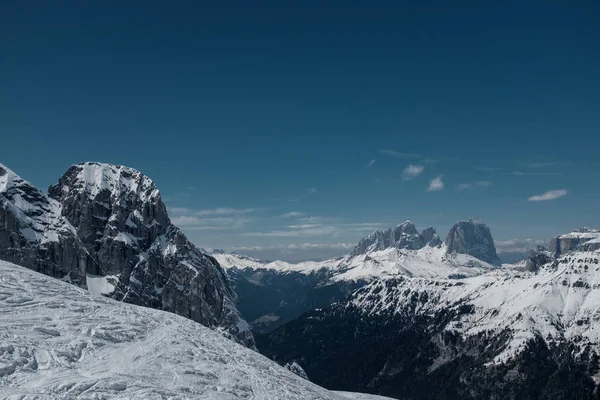 Kayak Merkezi Kuzey İtalya'nın tatil. Dolomites için tur. — Stok fotoğraf