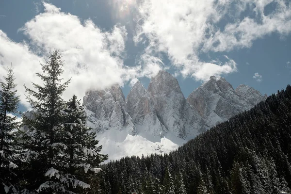 Kayak Merkezi Kuzey İtalya'nın tatil. Dolomites için tur. — Stok fotoğraf