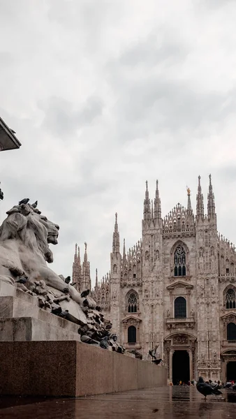 Bela catedral Duomo em Milão, Itália — Fotografia de Stock