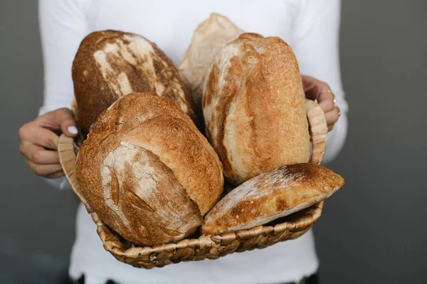 Cropped Image Man Holding Loafs Fresh Bread — Stock Photo, Image
