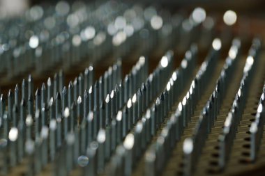 Keskin metal çivili tahta tahta, Sadhu ayak tahtası. Yoga gevşeme alıştırma aracı