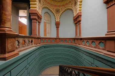 Eski cami iç mimarisi, ayrıntılı görünüm